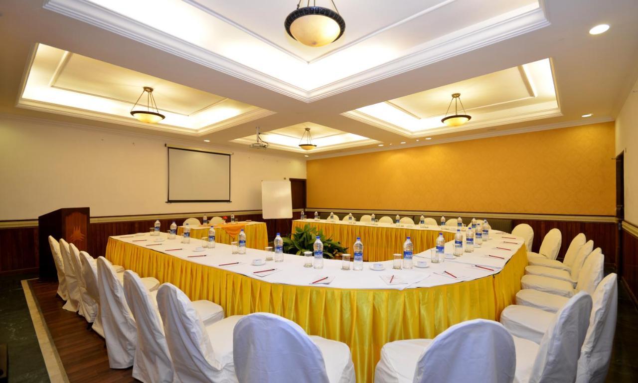 Shervani Hilltop Resort Nainital Zewnętrze zdjęcie