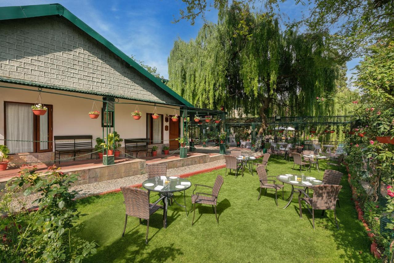 Shervani Hilltop Resort Nainital Zewnętrze zdjęcie