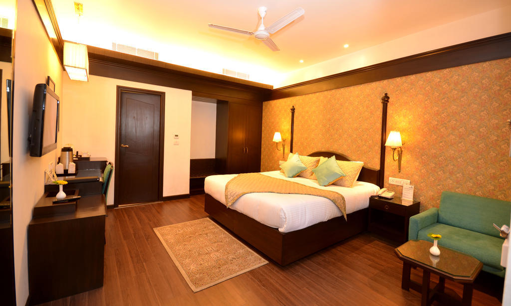 Shervani Hilltop Resort Nainital Zewnętrze zdjęcie