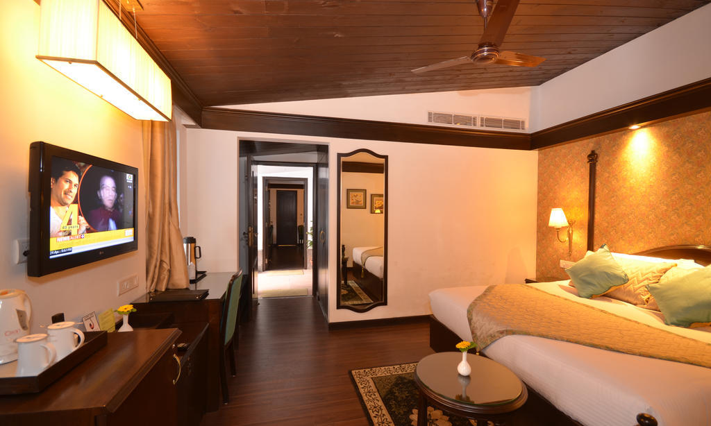 Shervani Hilltop Resort Nainital Zewnętrze zdjęcie