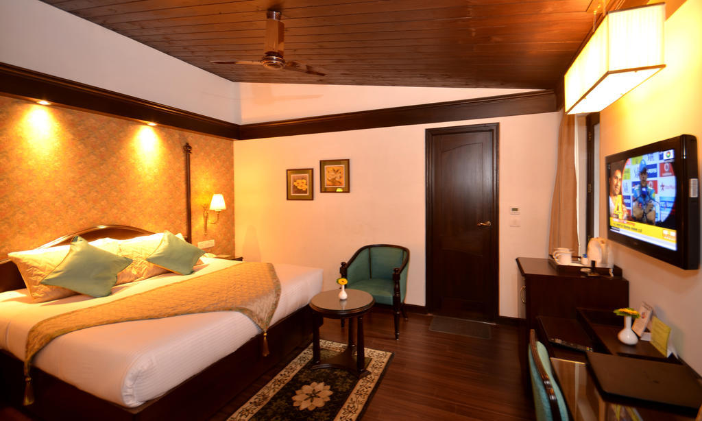 Shervani Hilltop Resort Nainital Zewnętrze zdjęcie