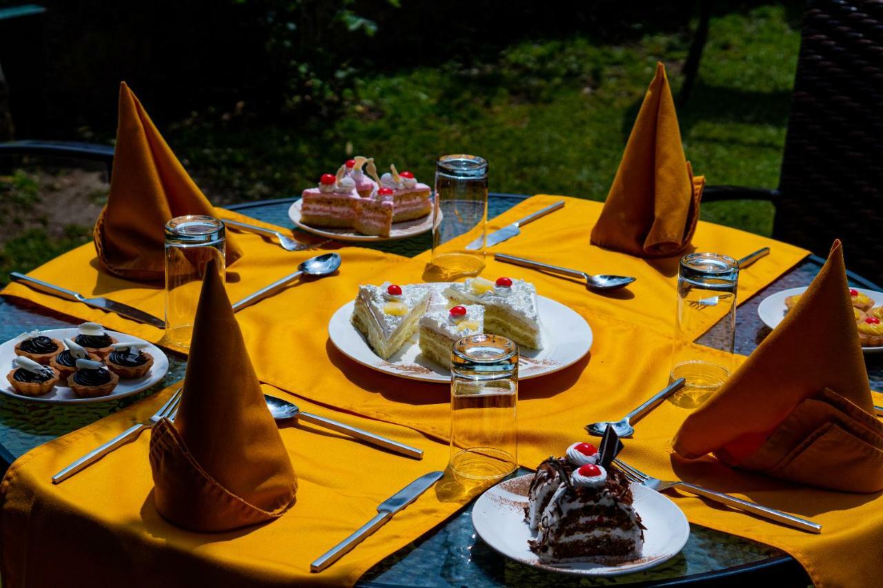Shervani Hilltop Resort Nainital Zewnętrze zdjęcie